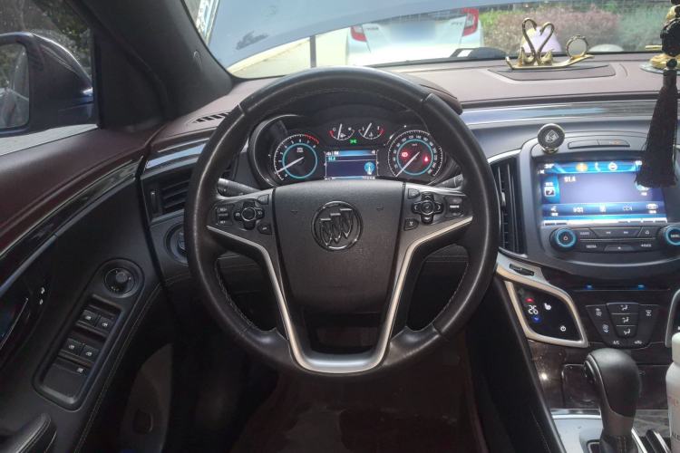 Used Buick LaCrosse 2013 2.4L SIDI Elite Comfort Version Steering Wheel