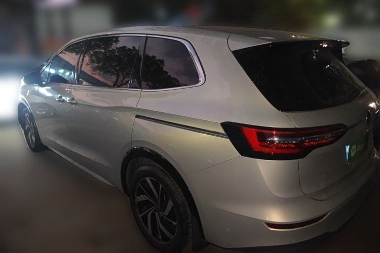 Used Volkswagen Viloran 2020 330TSI Luxury Edition Rear Left 45 Deg