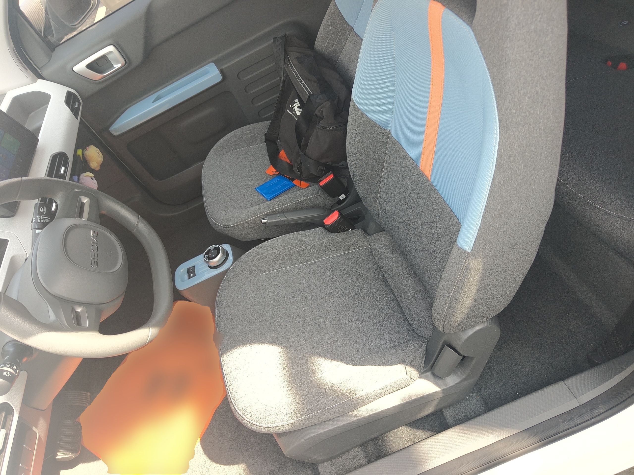 Переднее сиденье в автомобиле