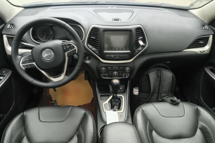 Used Jeep Cherokee 2017 2.0L Superior Edition