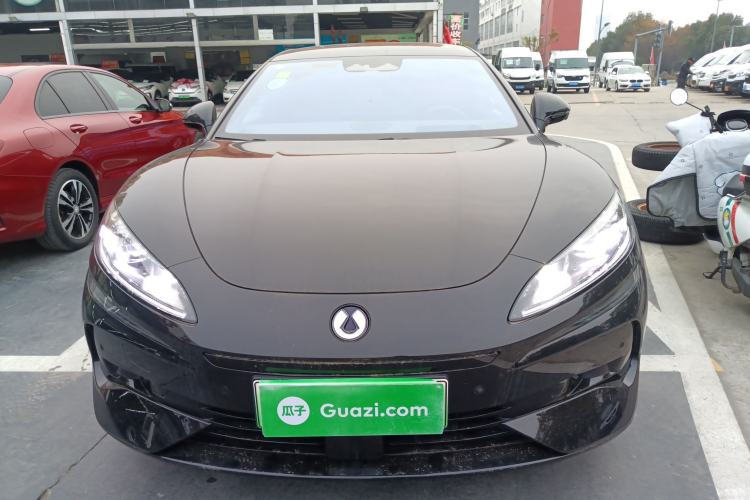 Used Denza Z9 2024 1100 km All-Wheel-Drive Ultra Version