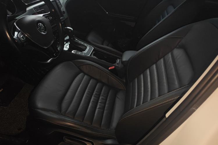 Used Volkswagen Lamando 2018 280TSI DSG Comfort Edition Left Front Seat