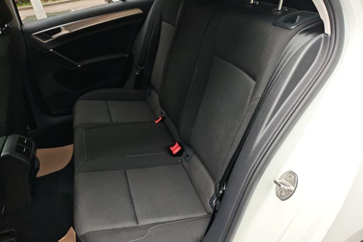 Used Volkswagen Golf 2019 200TSI DSG Comfort & Ambition Edition China VI Standard Left Rear Seat