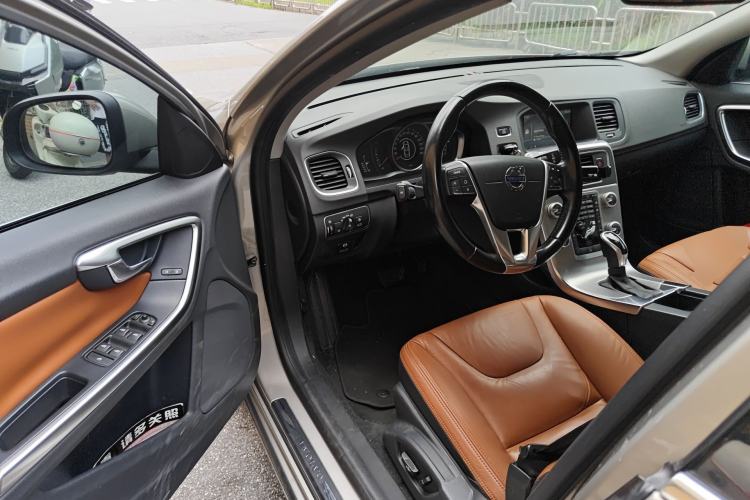 Used Volvo S60 2015 S60L 2.0T Zhiyuan Edition