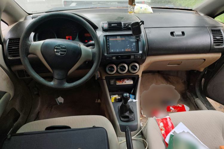 Used Everus S1 2012 1.3L Manual Comfort Edition Center Console