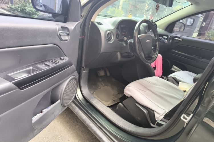 Used Jeep Compass 2010 2.4L four-wheel drive sport version
