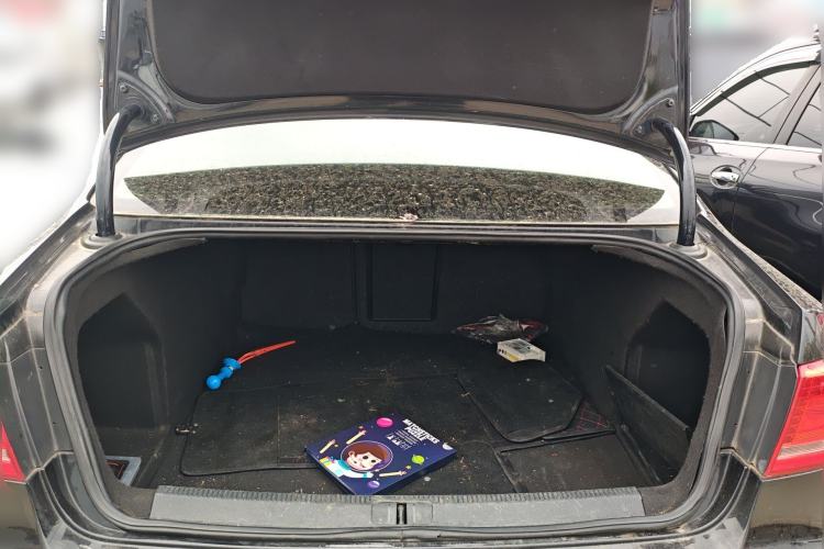 Used Volkswagen Magotan 2012 Revised Version 1.8TSI Leading Edition Trunk