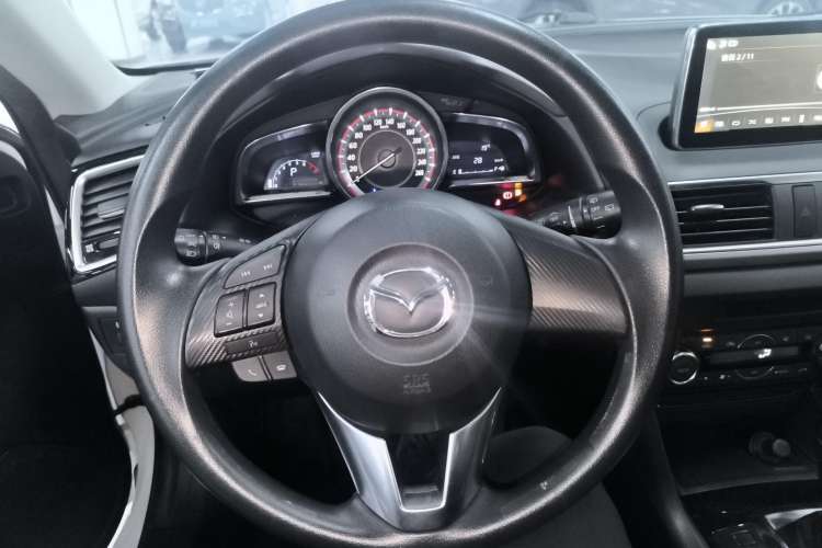 Used Mazda Mazda 3 Axela 2016 Hatchback 1.5L Automatic Luxury Model
