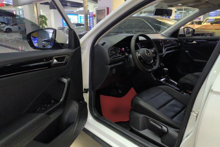 Used Volkswagen T-ROC 2021 280TSI DSG Two-Wheel Drive Comfort Connect Edition