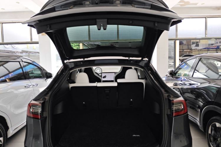 Used Tesla Model Y 2022 Performance High-Performance All-Wheel-Drive Version Trunk