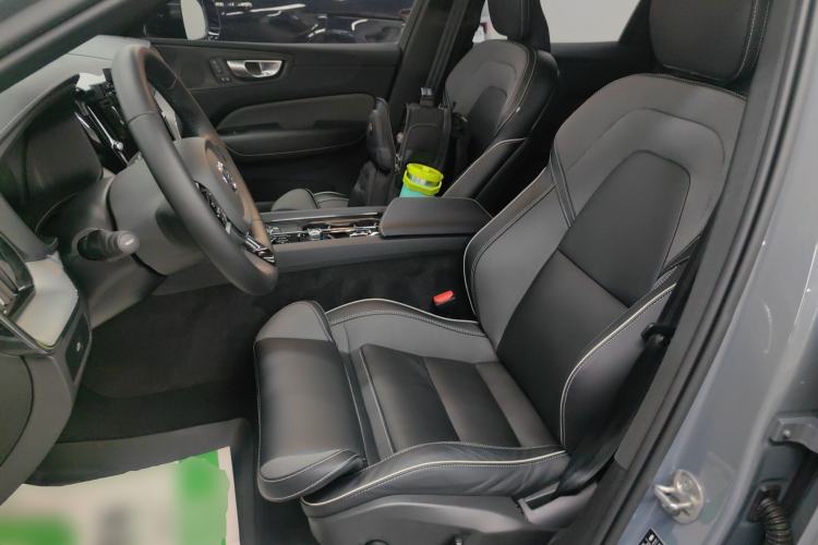 Used Volvo XC60 2024 B5 Four-Wheel Drive Fjord Edition
