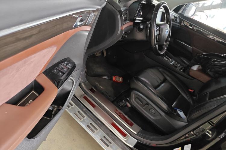 Used GAC Trumpchi GS8 2017 320T Two-Wheel Drive Luxury Smart Connectivity Version (7 Seats)
