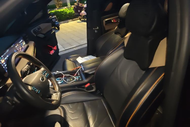 Used Ford Explorer 2023 EcoBoost 285 Kunlun Peak Edition 6-Seater Left Front Seat