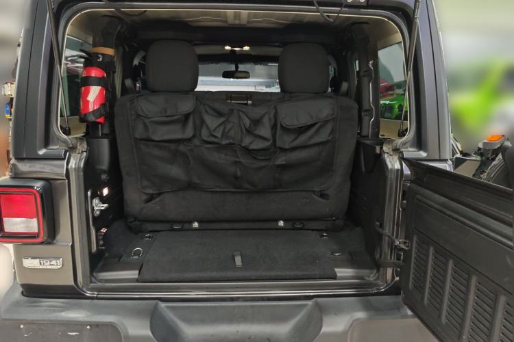 Used Jeep Wrangler 2018 2.0T Sahara Two-Door Edition