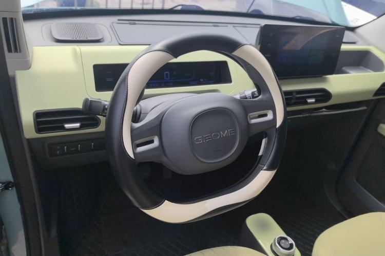 Used Geely Galaxy Panda 2023 Panda Mini 200km Endurance Bear Steering Wheel