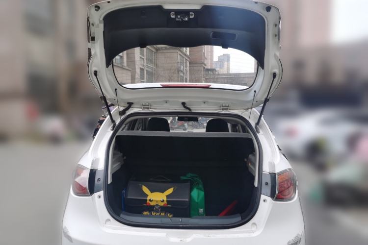 Used Oley 2014 Hatchback 1.5L Manual Comfort Model Trunk