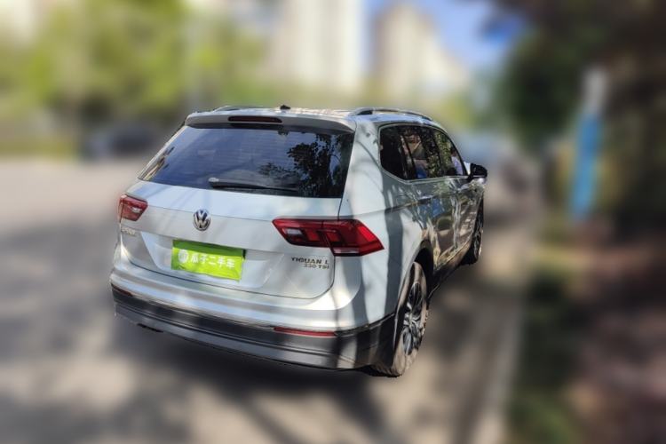 Used Volkswagen Tiguan L 2018 330TSI Automatic Two-Wheel Drive Luxury Edition Rear Right 45 Deg