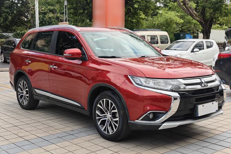 Used Mitsubishi Outlander 2018 2.4L 4x4 Luxury Edition 7-Seater