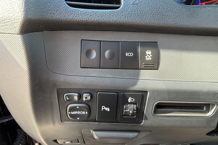 Used BYD M6 2015 2.4L Automatic Luxury Model
