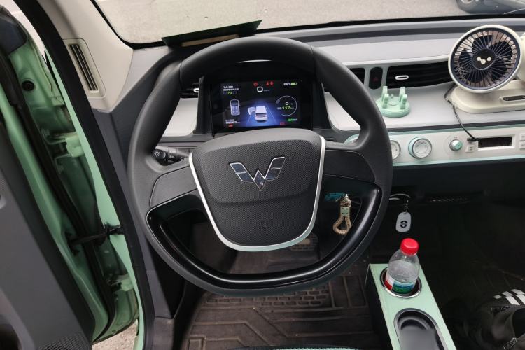 Used Wuling Hongguang MINIEV 2022 Macaron Premium Model – Lithium Iron Phosphate Steering Wheel