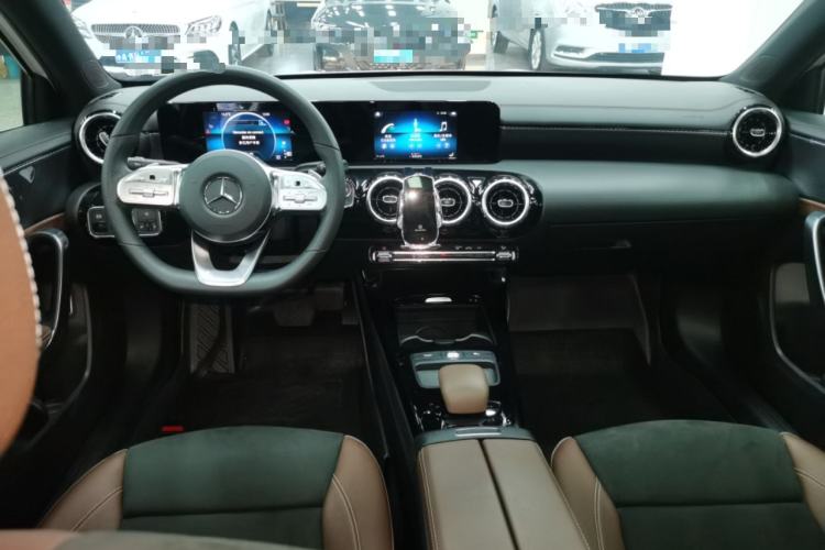 Used Mercedes-Benz A-Class 2019 Restyled A 180 L Sport Sedan Center Console