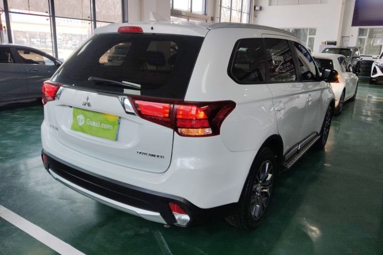 Used Mitsubishi Outlander 2018 2.0L Two-Wheel Drive Glory Edition 5 Seats