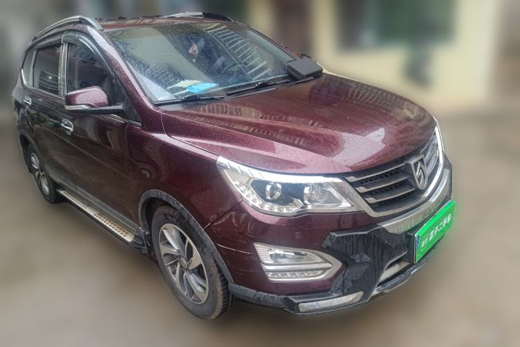 Used Baojun 560 2015 1.8L manual luxury version
