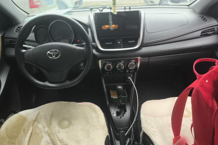 Used Toyota YARiS L Zhi Xiang 2019 1.5E CVT Dynamic Edition China VI compliant Center Console