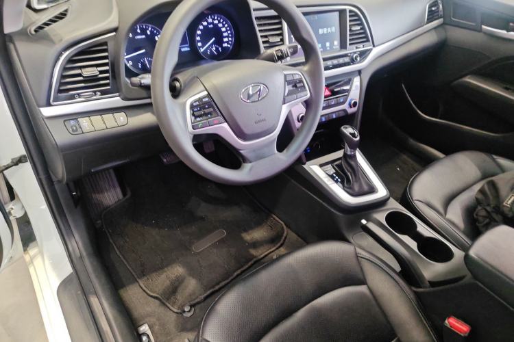Used Hyundai Elantra (6th Generation / Lingdong) 2016 1.6L Automatic ZhiXuan – Elite Version Interior 2