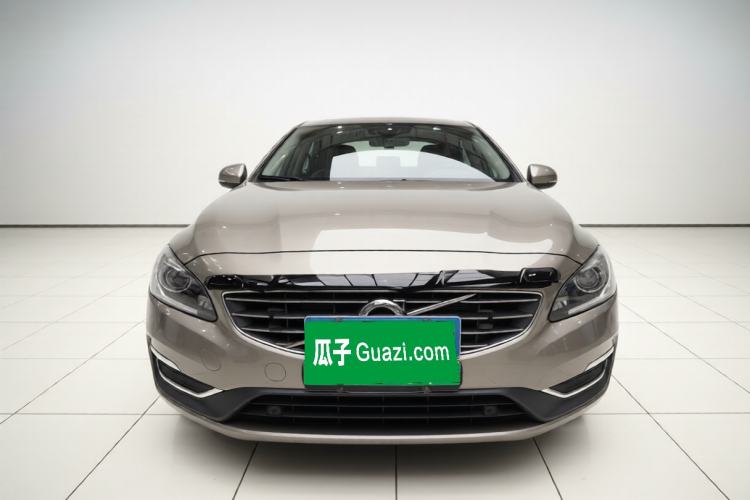Used Volvo S60 2014 S60L 2.0T Zhiyuan Edition
