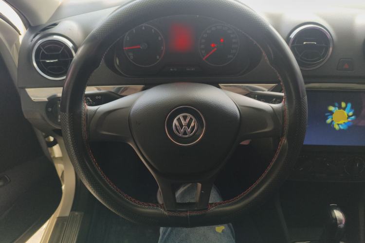 Used Volkswagen Jetta 2017 1.5L Automatic Fashion Model Steering Wheel