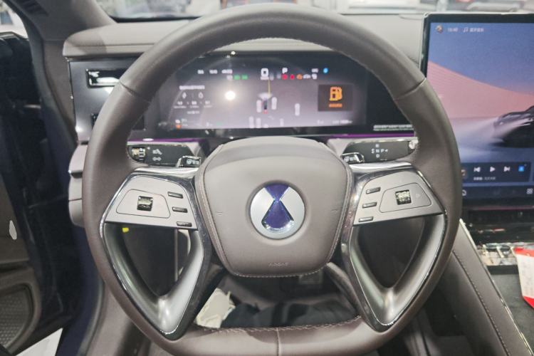 Used Denza Z9 2024 1100 km Four-Wheel Drive Max Version