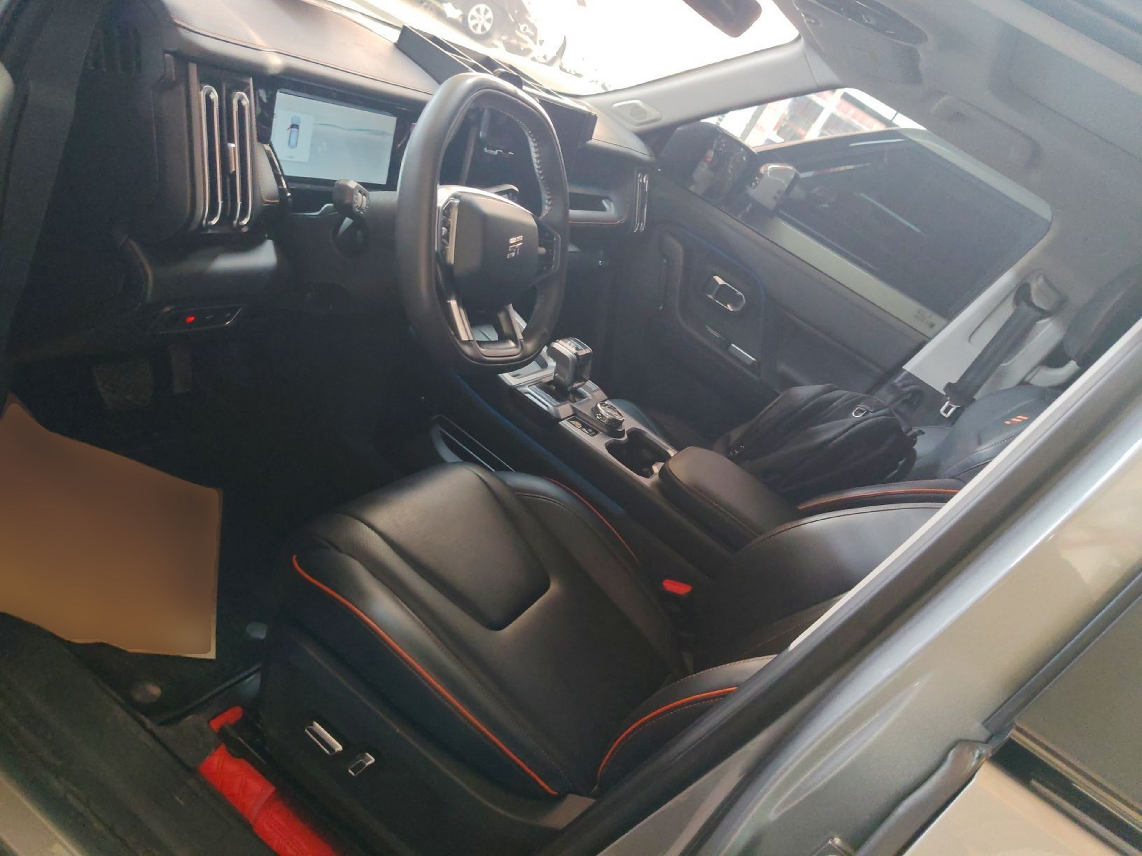 Переднее сиденье в автомобиле