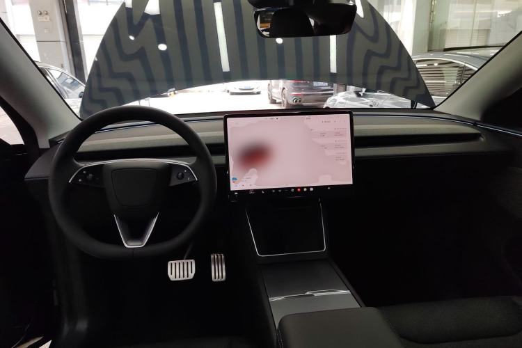 Used Tesla Model Y 2025 Rear-Wheel-Drive Version
