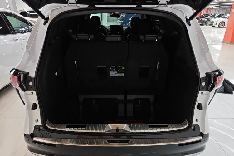 Used Toyota SIENNA 2024 2.5L Hybrid Four-Wheel Drive Prestige Edition Trunk