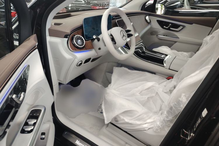 Used Mercedes-Benz EQE SUV 2024 500 4MATIC Luxury Edition Driver Seat