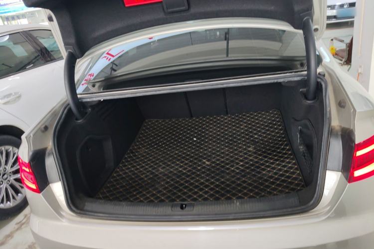 Used Audi A4L 2019 40 TFSI Ambition China VI Trunk