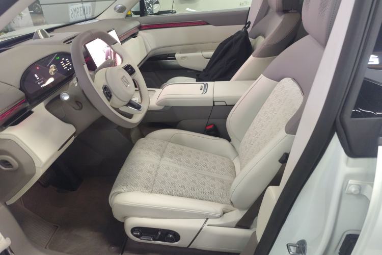 Used Zeekr 7X 2025 100 kWh Long-Range Rear-Wheel Drive with Intelligent Driving Features
