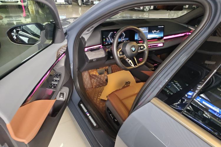 Used BMW 5 Series 2024 530Li Luxury Edition M Sport Package Driver Seat