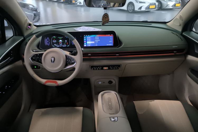 Used ORA Good Cat 2023 401 km Standard Range Premium Version Lithium Iron Phosphate
