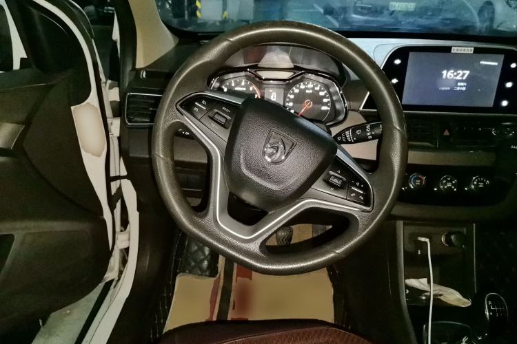 Used Baojun 310W 2017 1.5L Manual Fashion Model China V
