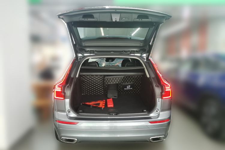 Used Volvo XC60 2019 T5 4x4 Smart Edition China V Standard Trunk