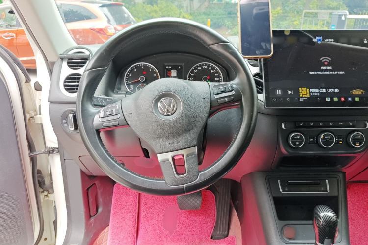 Used Volkswagen Tiguan 2015 1.8TSI Automatic Two-Wheel Drive Luxury Model Steering Wheel