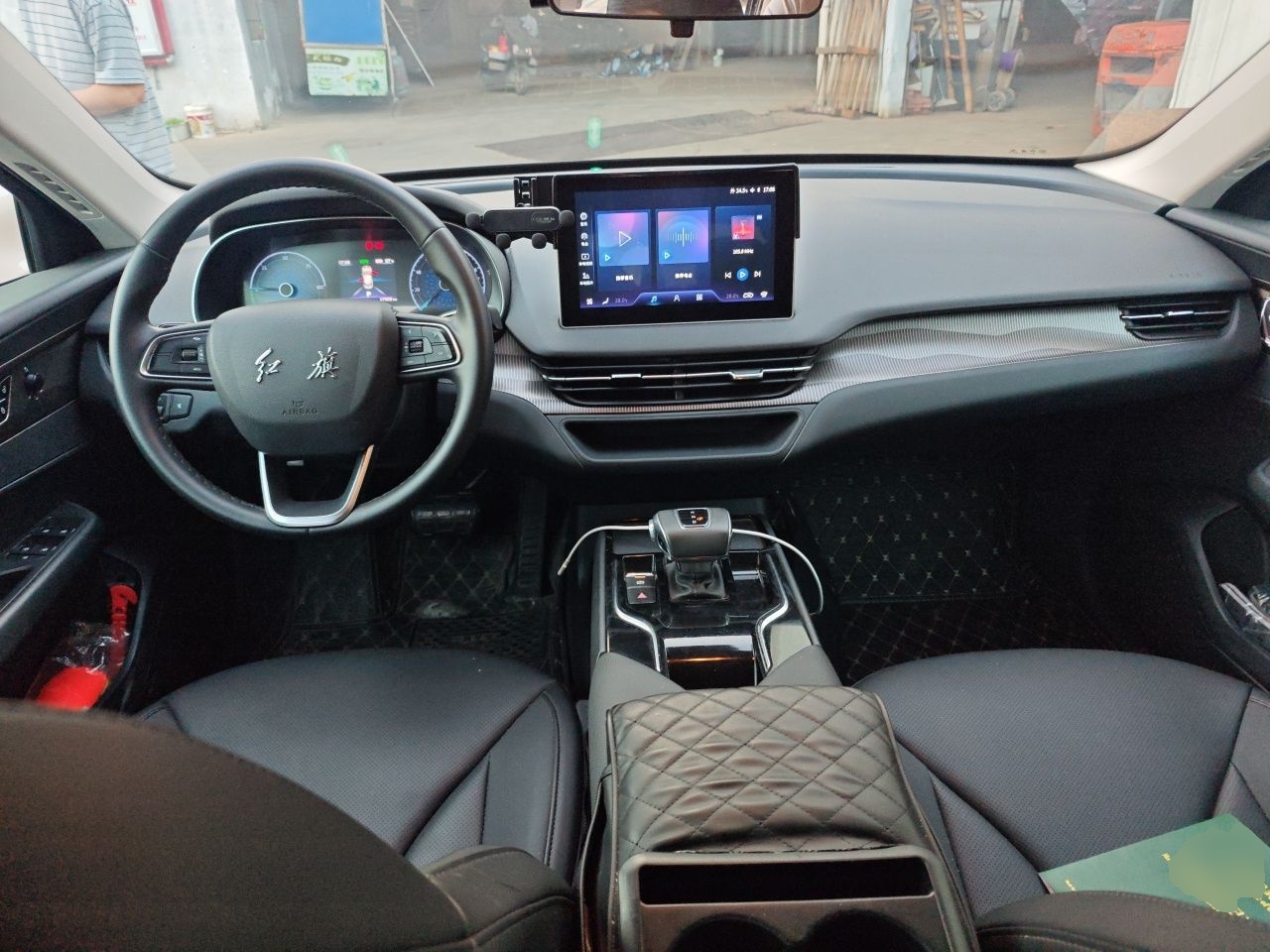 Hongqi E-QM5 2024 450km Range Commuter Version — снимка 9