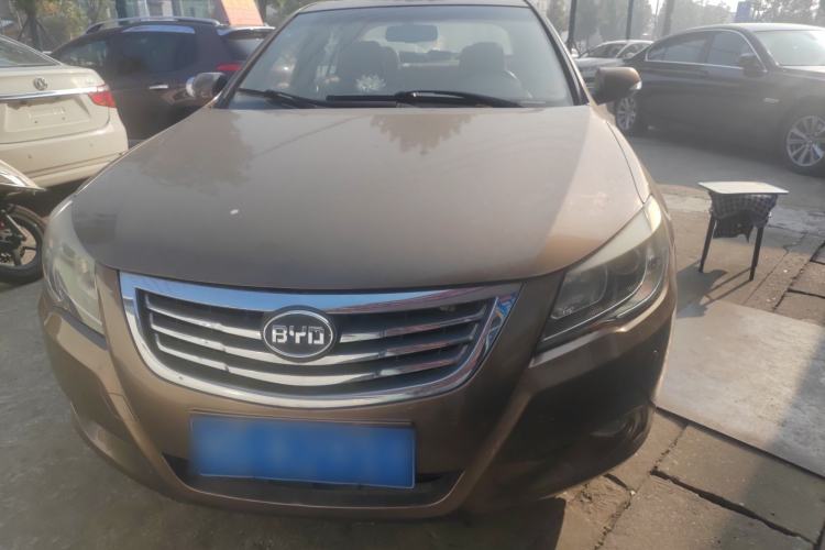 Used BYD G6 2013 2.0L Manual Luxury Version