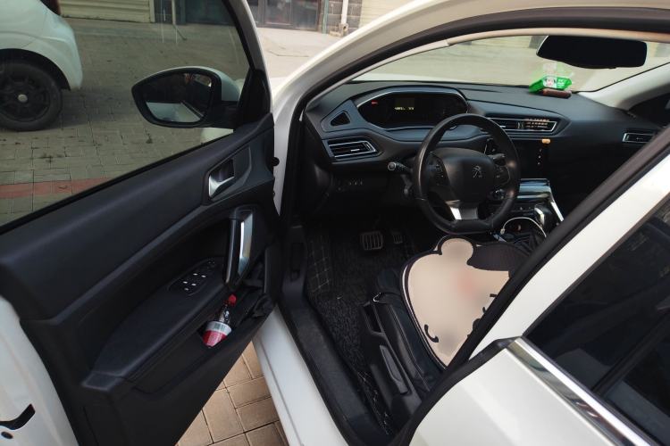 Used Peugeot 308 2016 230THP Automatic Luxury Edition Driver Seat