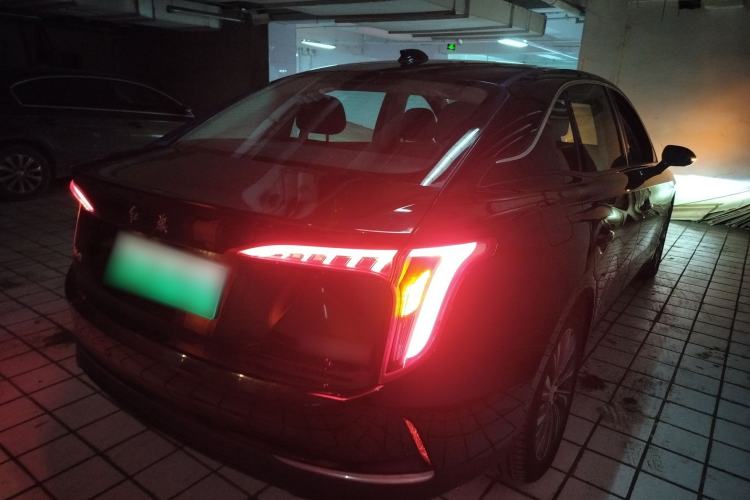 Used Hongqi E-QM5 2022 431 km Charge & Enjoy Edition
