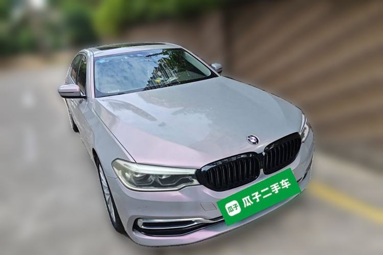 Used BMW 5 Series New Energy 2020 530Le Luxury Package Front Right 45 Deg