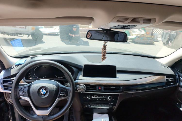 Used BMW X5 2017 xDrive28i Center Console