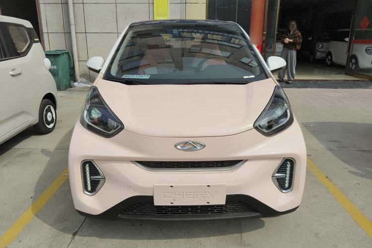 Used Chery Little Ant 2022 Sweet Pink Edition Half-Sugar Version Lithium Iron Phosphate 29.2 kWh 30 kW 301 km
